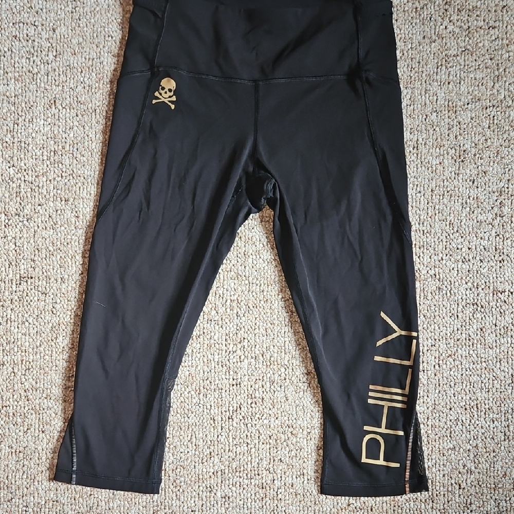 Soul Cycle Lululemon Black and Gold Philly Leggings